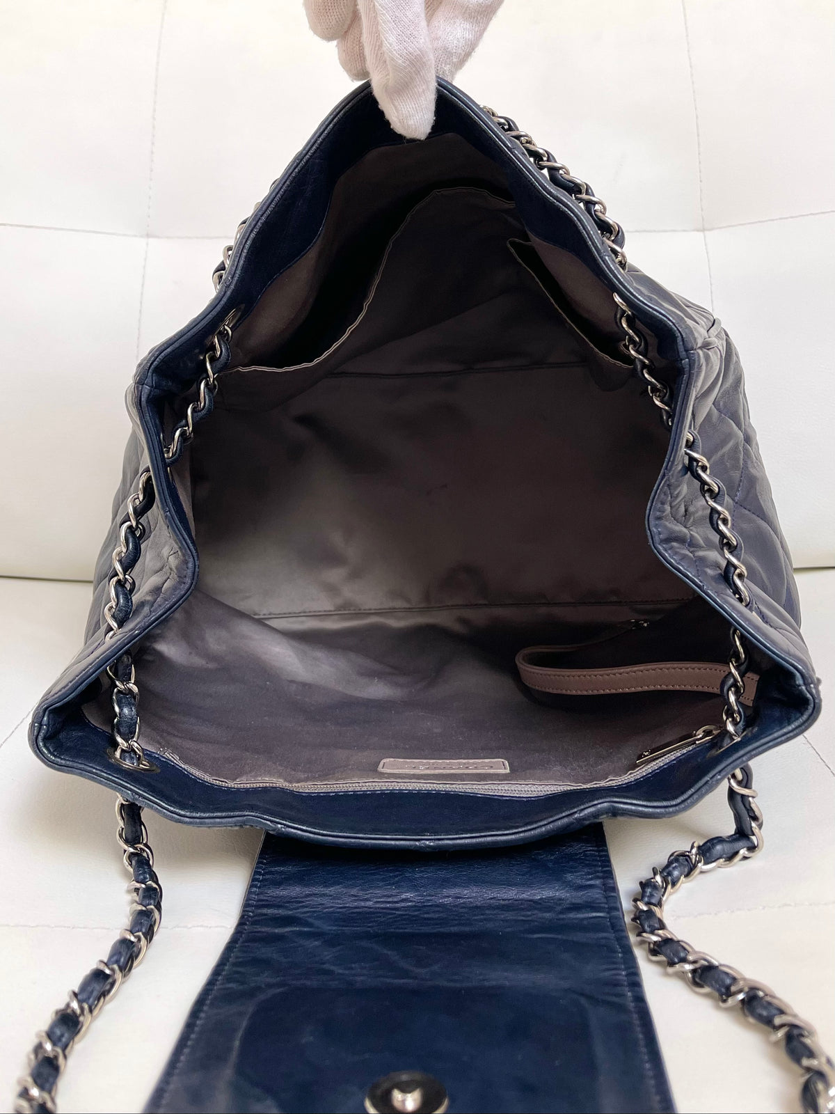 Chanel CC Divine Quilted Chain Tote | Series 12 (2008–2009) | Navy Lambskin & SHW