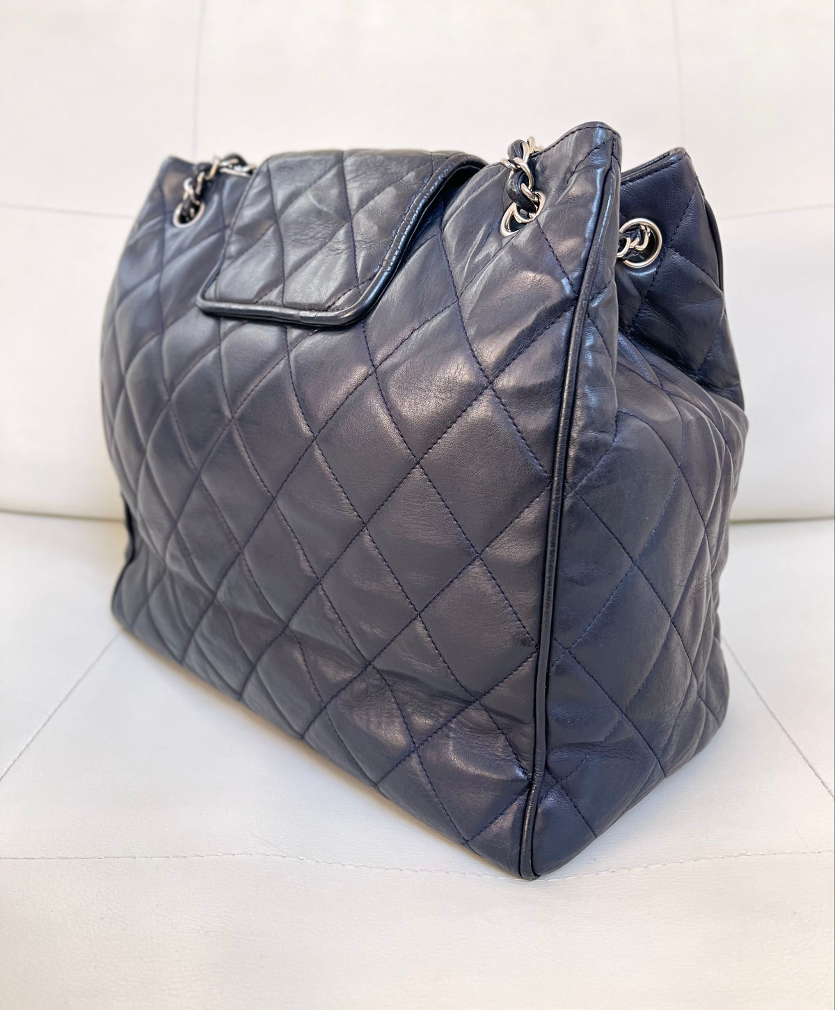 Chanel CC Divine Quilted Chain Tote | Series 12 (2008–2009) | Navy Lambskin & SHW