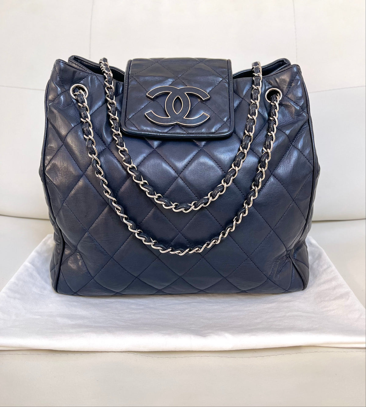 Chanel CC Divine Quilted Chain Tote | Series 12 (2008–2009) | Navy Lambskin & SHW