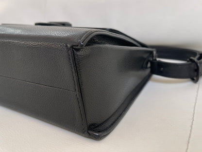 Chanel Messenger Shoulder Bag | Series 6 (2000-2002) | Black Grained Caviar-Like Leather