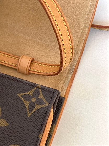 Louis Vuitton Twin PM Pochette Monogram Canvas | Shoulder clutch bag