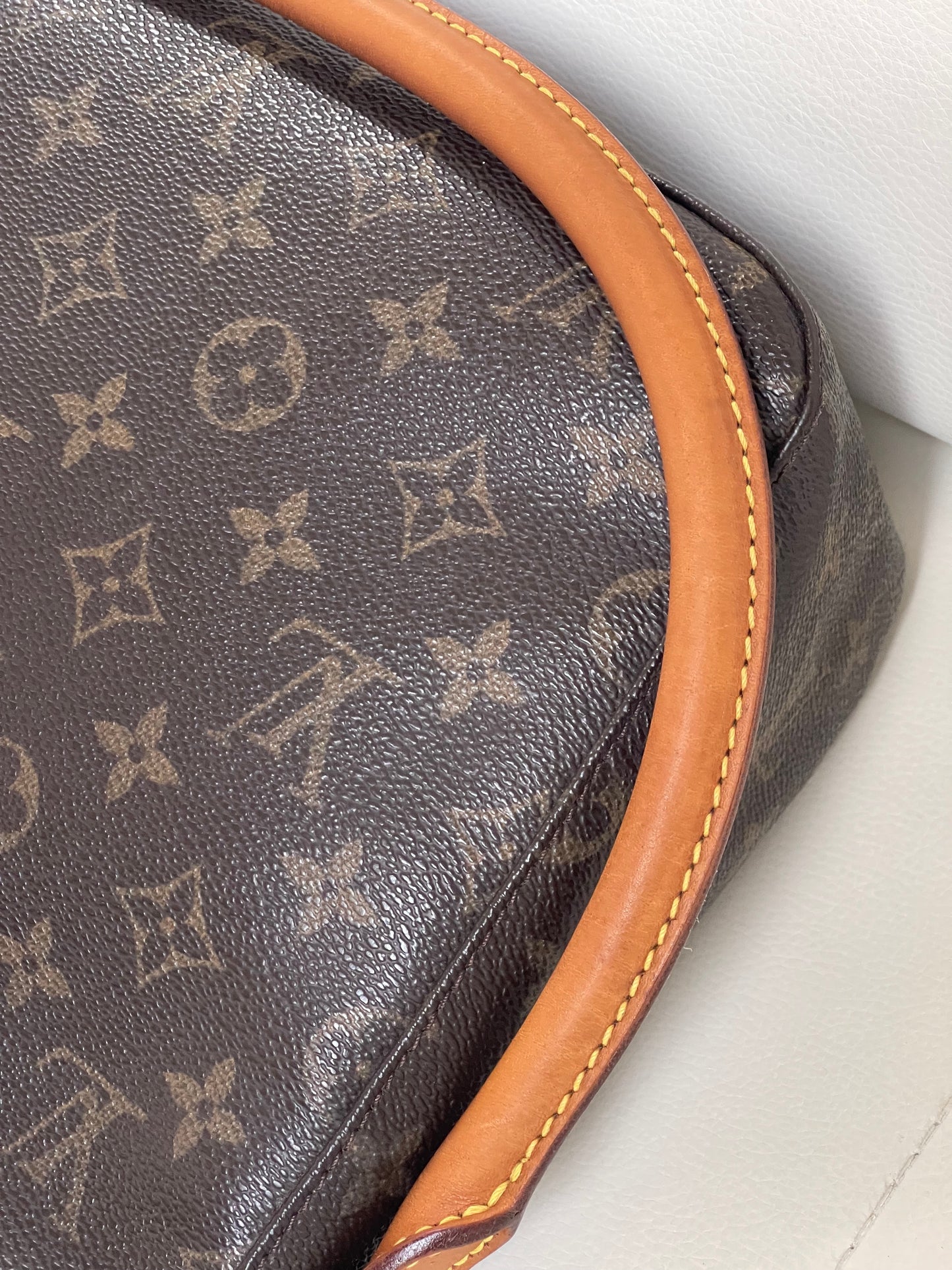Louis Vuitton Vintage Looping MM Shoulder Bag Monogram Canvas