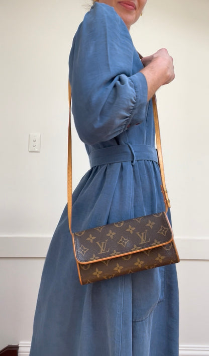 Louis Vuitton Twin PM Pochette Monogram Canvas | Shoulder clutch bag