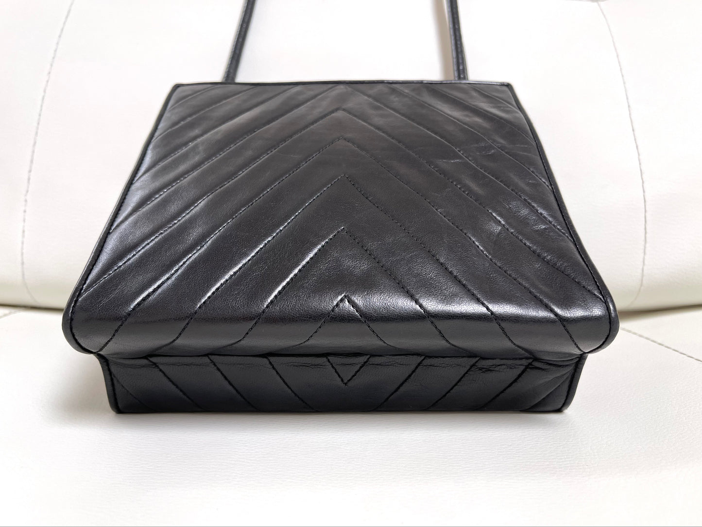Chanel Chevron (V-Stitch) Quilted CC medallion Zip Bag | Series 18 (2013-2014) | Black Lambskin & GHW