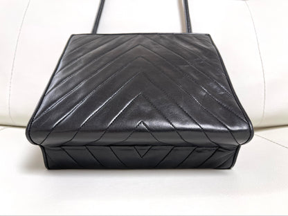 Chanel Chevron (V-Stitch) Quilted CC medallion Zip Bag | Series 18 (2013-2014) | Black Lambskin & GHW