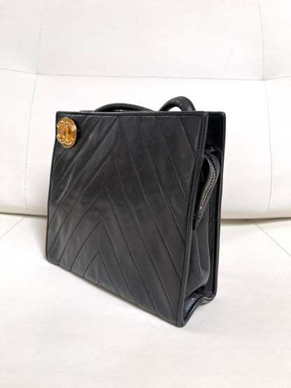 Chanel Chevron (V-Stitch) Quilted CC medallion Zip Bag | Series 18 (2013-2014) | Black Lambskin & GHW