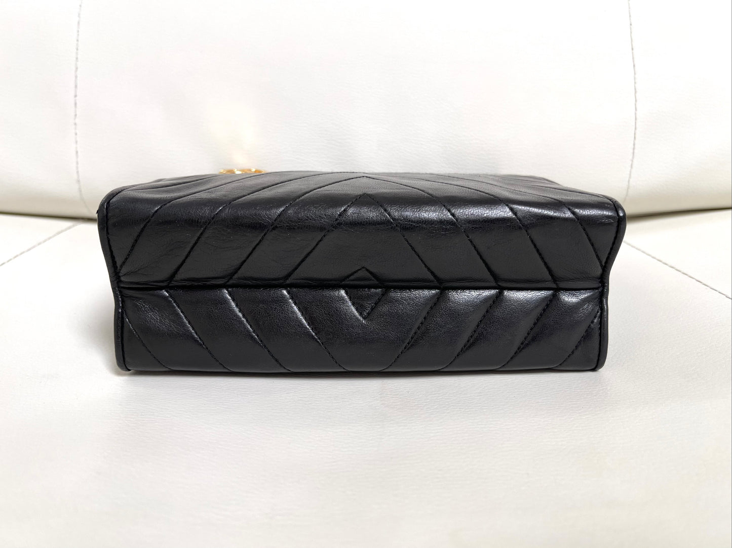 Chanel Chevron (V-Stitch) Quilted CC medallion Zip Bag | Series 18 (2013-2014) | Black Lambskin & GHW