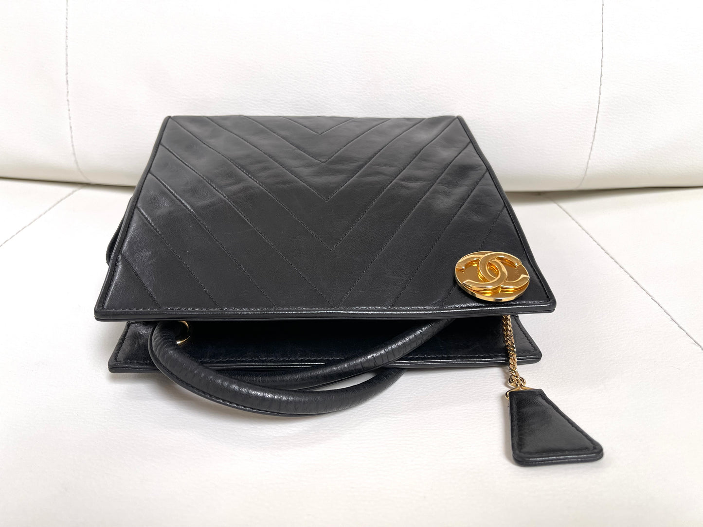 Chanel Chevron (V-Stitch) Quilted CC medallion Zip Bag | Series 18 (2013-2014) | Black Lambskin & GHW