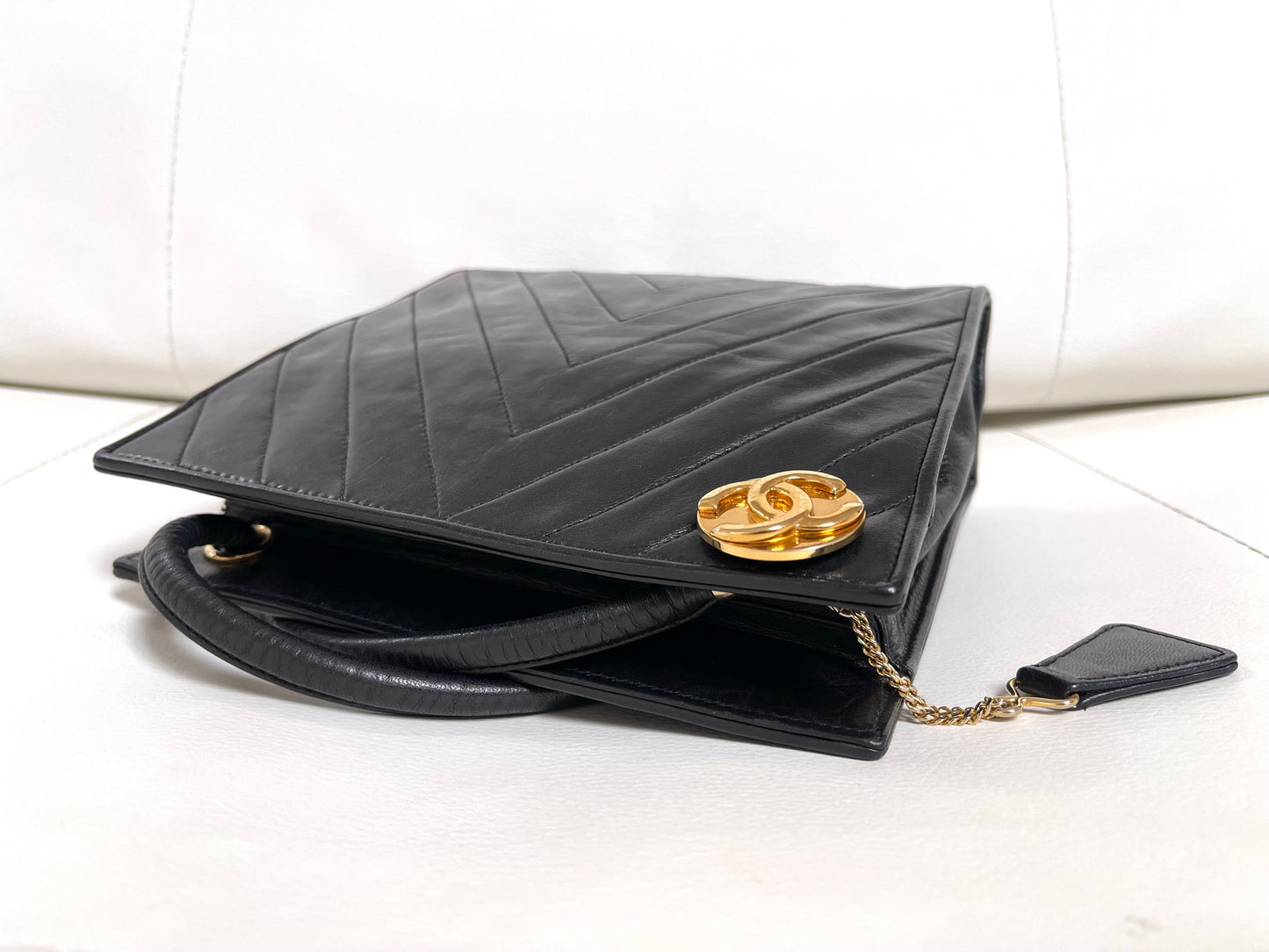 Chanel Chevron (V-Stitch) Quilted CC medallion Zip Bag | Series 18 (2013-2014) | Black Lambskin & GHW