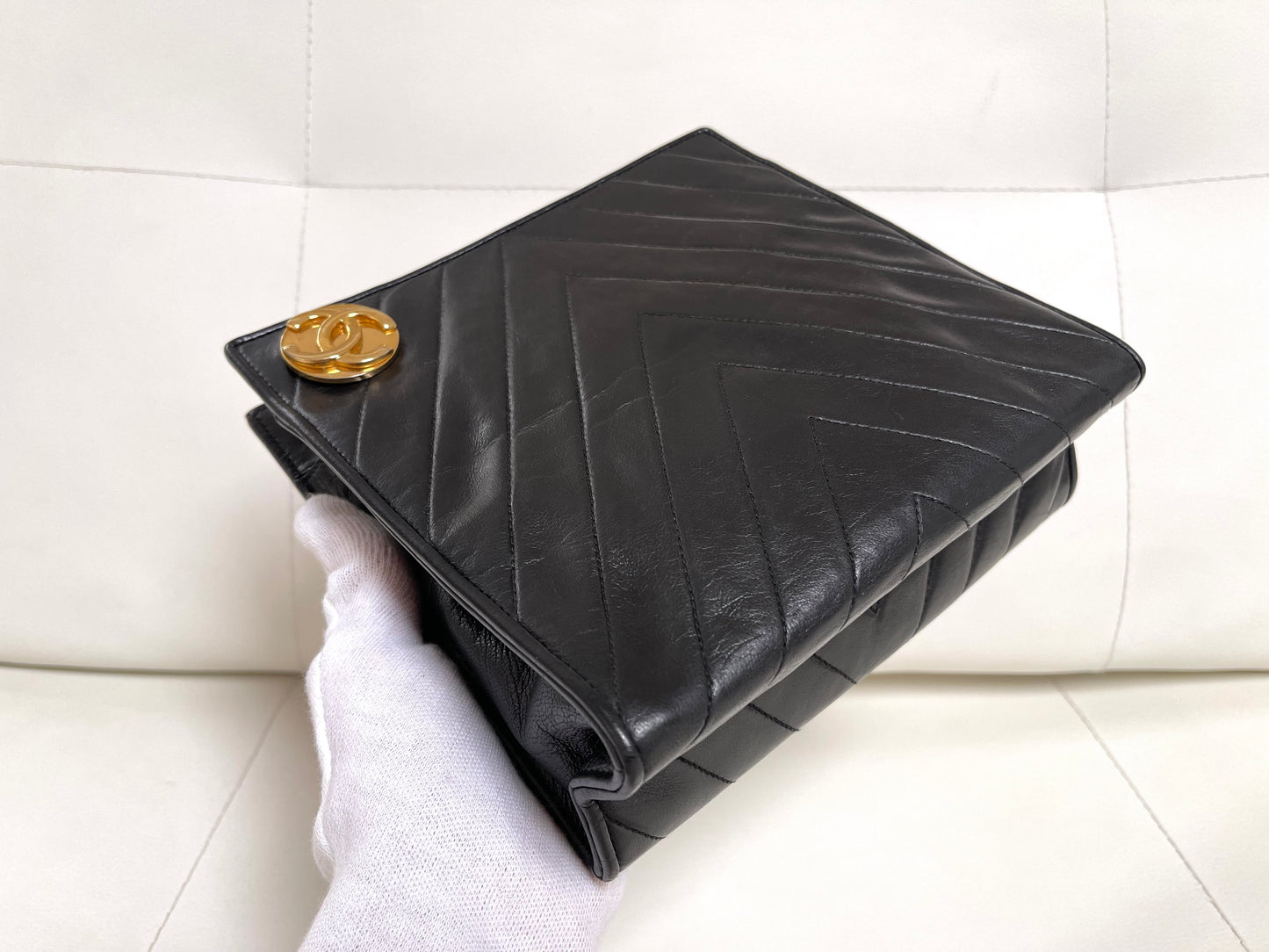 Chanel Chevron (V-Stitch) Quilted CC medallion Zip Bag | Series 18 (2013-2014) | Black Lambskin & GHW