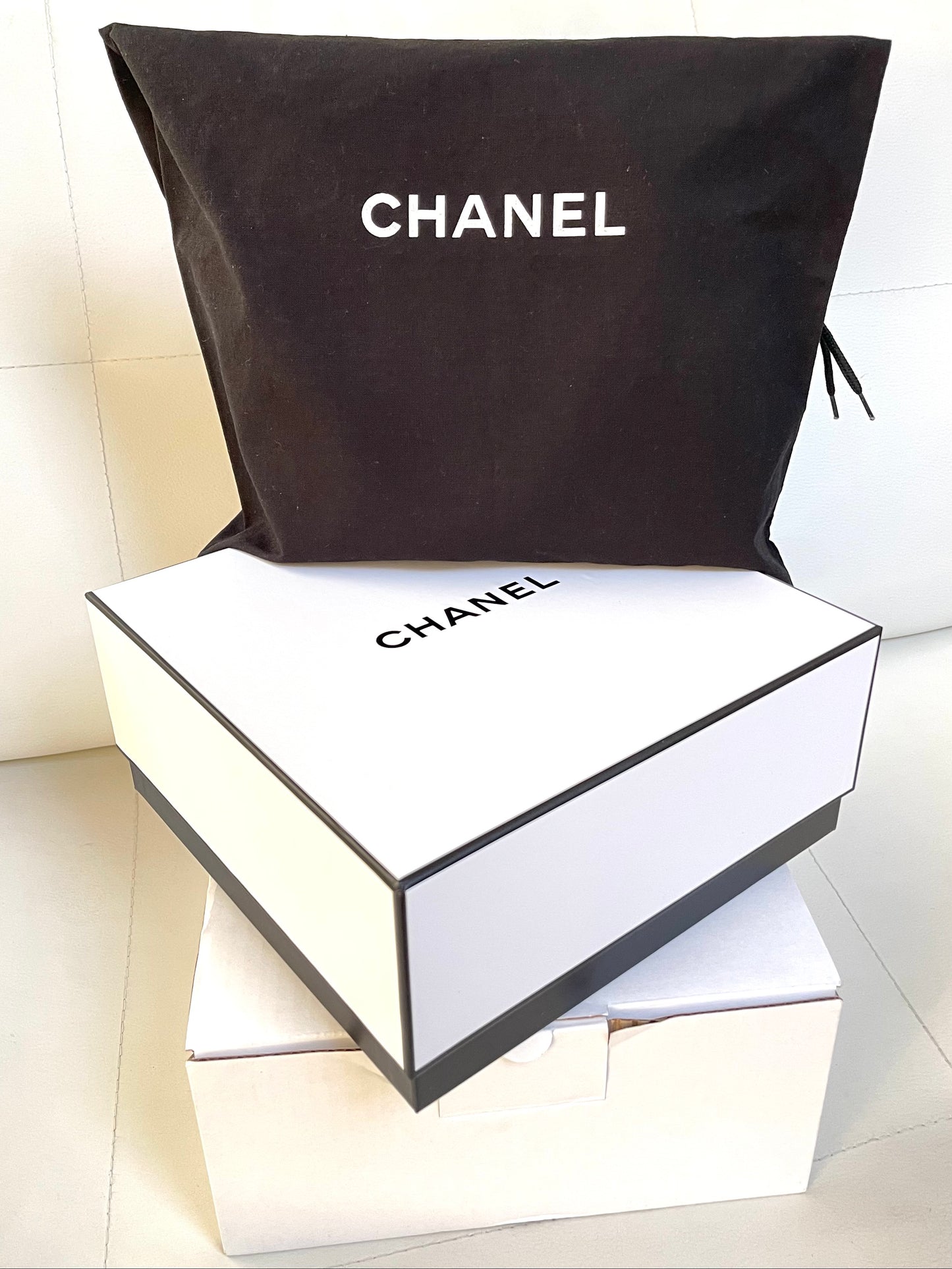 Chanel Chevron (V-Stitch) Quilted CC medallion Zip Bag | Series 18 (2013-2014) | Black Lambskin & GHW