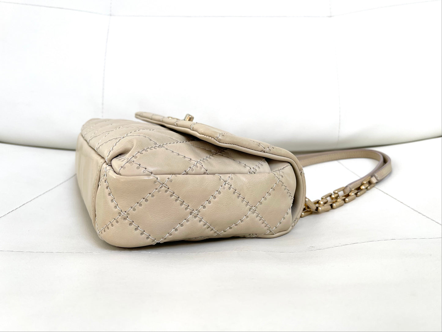 Chanel Ultimate Stitch Retro Flap Bag | Series 15 (2011-2012) | Champagne Beige Quilted Calfskin & GHW
