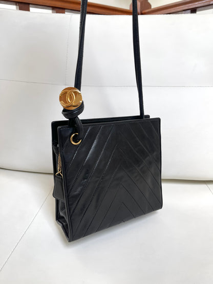 Chanel Chevron (V-Stitch) Quilted CC medallion Zip Bag | Series 18 (2013-2014) | Black Lambskin & GHW