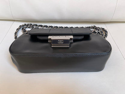 Chanel Accordion Flap Bag | Series 10 (2005-2006) | Black Leather & SHW