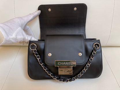 Chanel Accordion Flap Bag | Series 10 (2005-2006) | Black Leather & SHW