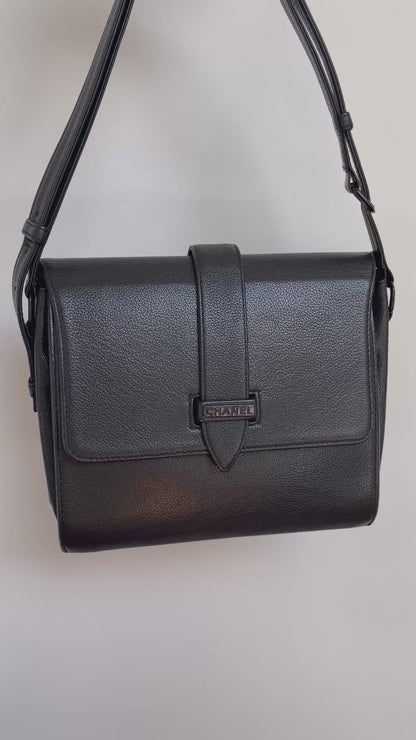Chanel Messenger Shoulder Bag | Series 6 (2000-2002) | Black Grained Caviar-Like Leather